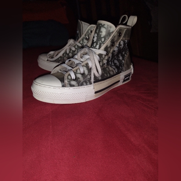 Salung my Dior shoes ,still in good condition only worn a few times - Picture 4 of 4